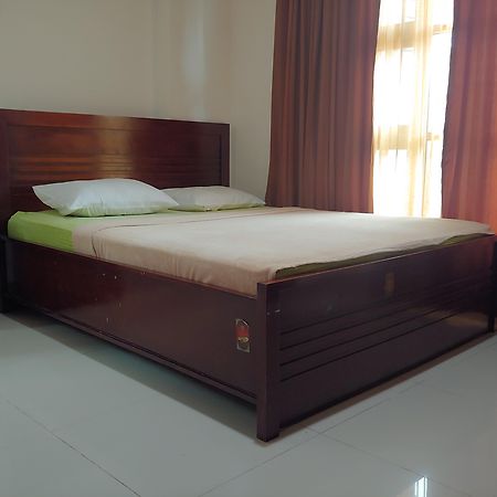 Hotel Oyo 3894 Karunia Muslim Syariah Dżakarta Zewnętrze zdjęcie