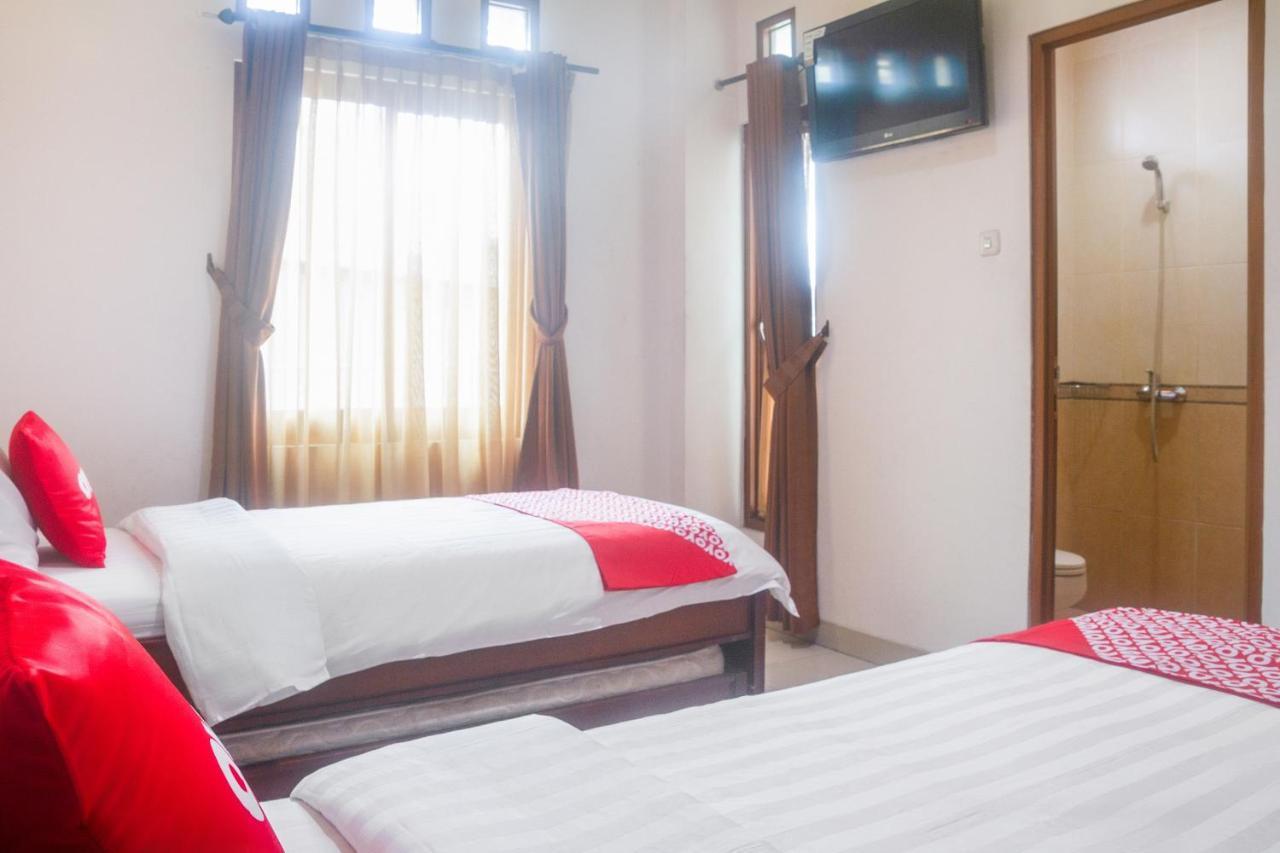 Hotel Oyo 3894 Karunia Muslim Syariah Dżakarta Zewnętrze zdjęcie