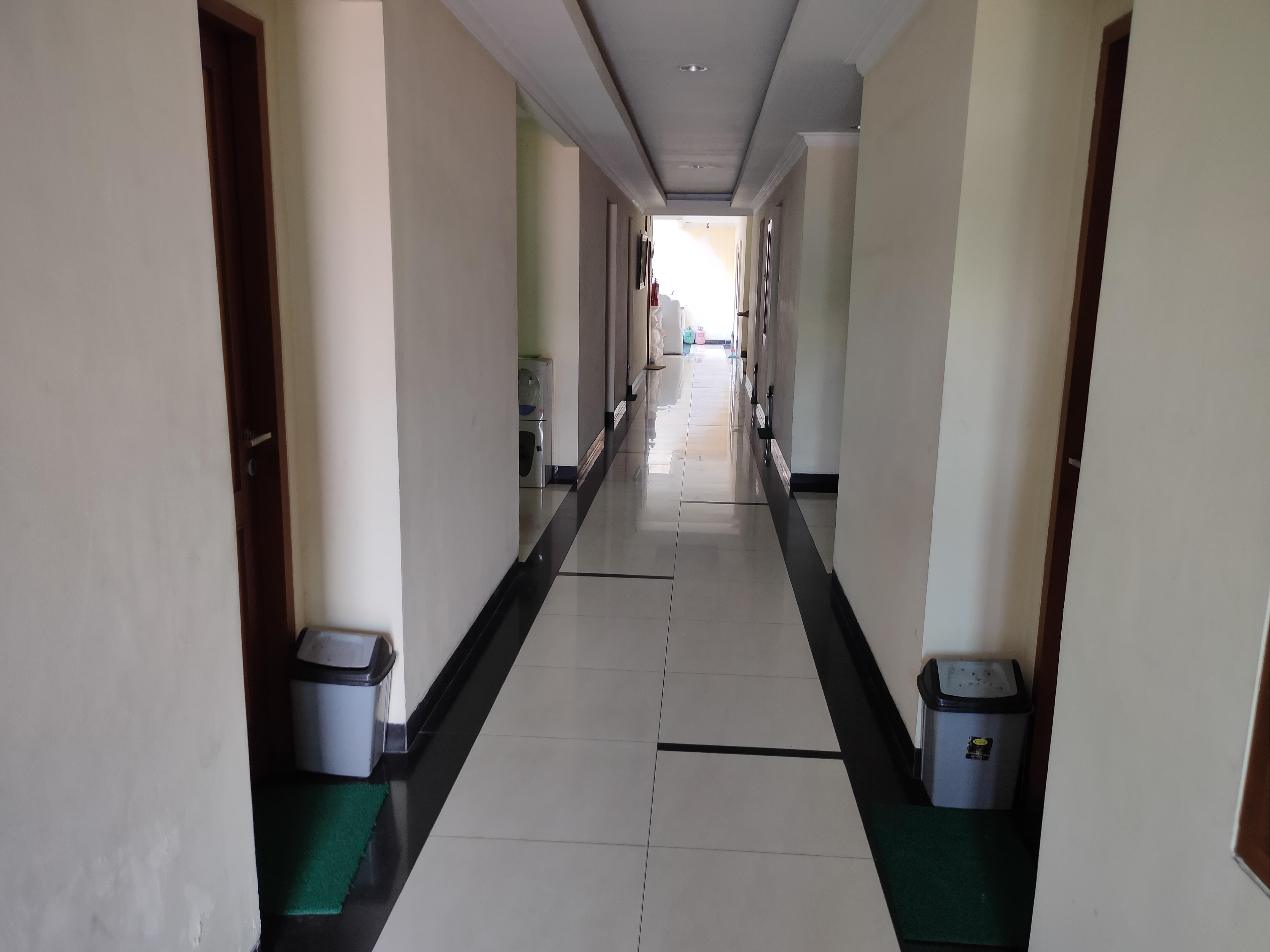 Hotel Oyo 3894 Karunia Muslim Syariah Dżakarta Zewnętrze zdjęcie