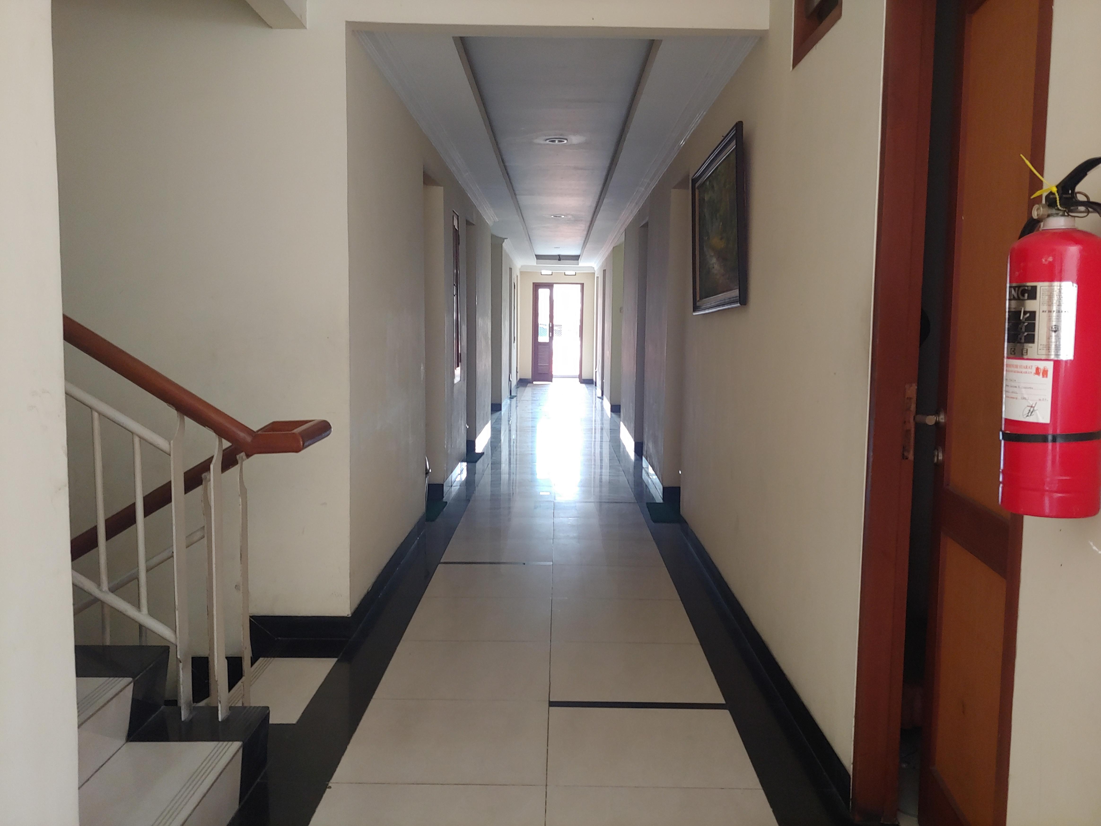 Hotel Oyo 3894 Karunia Muslim Syariah Dżakarta Zewnętrze zdjęcie
